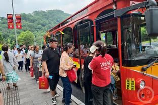 19岁刘易斯本场数据：1粒进球，6次对抗成功1次，4次关键传球